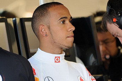 Il manager di Hamilton nega l'incontro con Red Bull