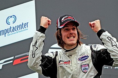 Will Bratt vince sotto la pioggia di Spa