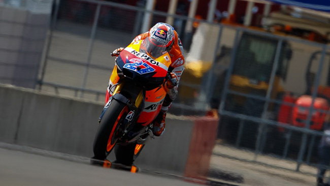Stoner in pole al Mugello prima della pioggia