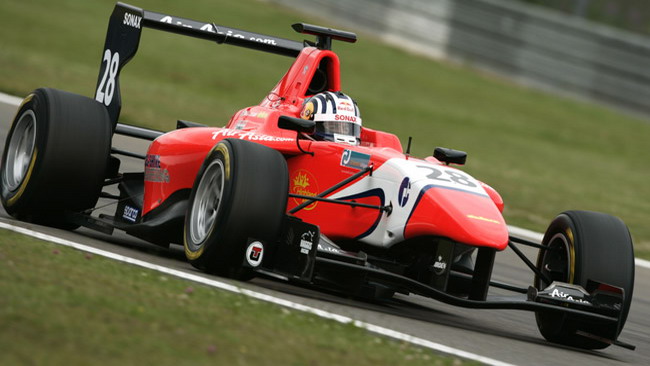 Williamson comanda le Libere 1 al Nurburgring