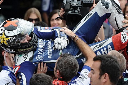 Lorenzo applaude una vittoria fondamentale