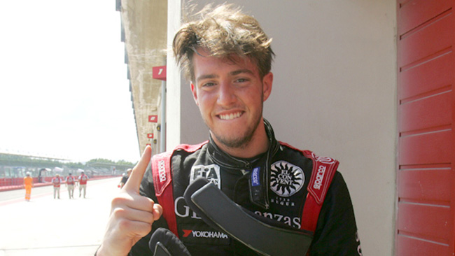 Fernando Monje conquista Gara 1 e titolo ad Imola
