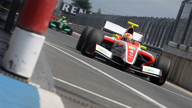 Frijns controlla gli avversari e vince gara 1 a Mosca