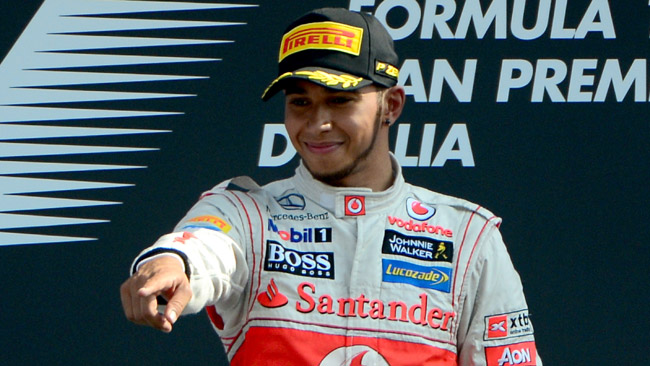 Hamilton smentisce le voci sul passaggio in Mercedes