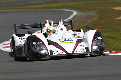 Oliver Turvey debutta con una bella pole position