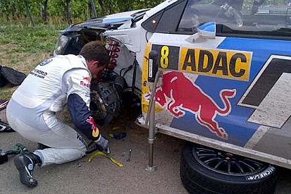 Germania, PS3: Ogier rompe una sospensione