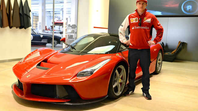 Raikkonen scopre LaFerrari a Maranello