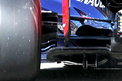 Red Bull RB10: i freni posteriori sfogano all'interno