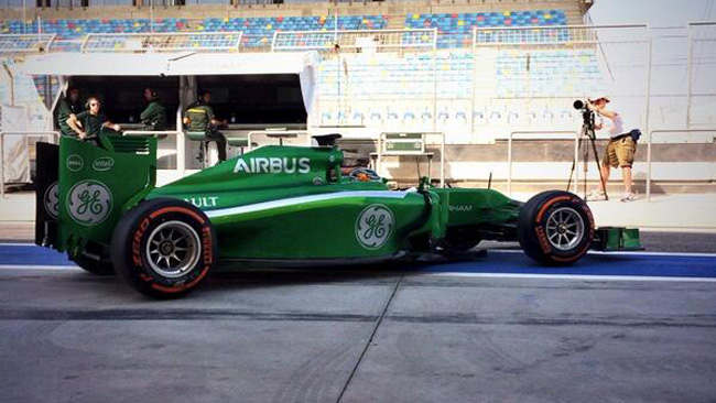 Bahrein, Day 1: bandiera rossa per Kobayashi
