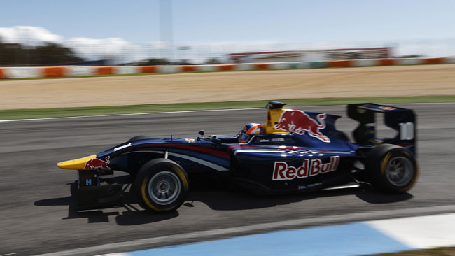 Estoril, Day 2: Alex Lynn davanti nel dominio Carlin