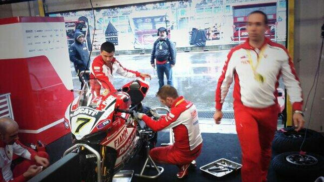 Diluvio ad Assen: gara 2 si ferma dopo soli 3 giri