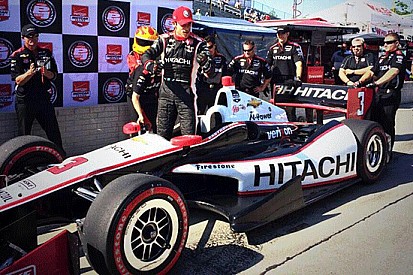 Helio Castroneves partirà in pole a Detroit