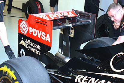 La Lotus scarica l'ala posteriore della E22