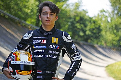 Charles Leclerc dette legge nei test di Monza