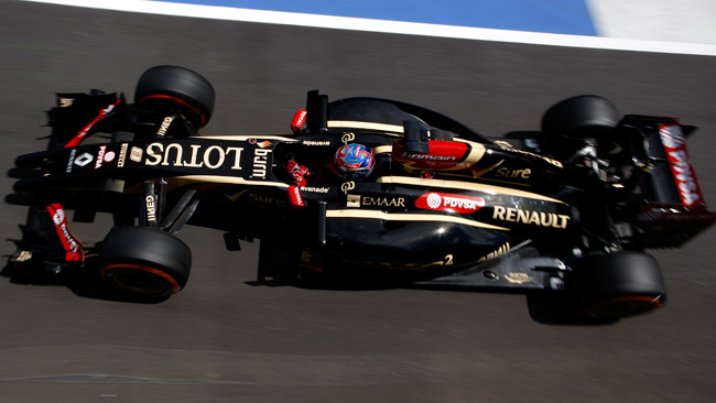 La Lotus passa nel 2015 ai motori della Mercedes
