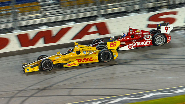 Hunter-Reay si impone di strategia all'Iowa Speedway
