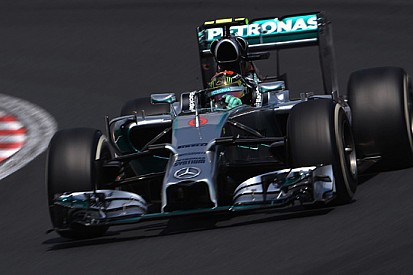 Rosberg in pole in Ungheria, mentre brucia Hamilton