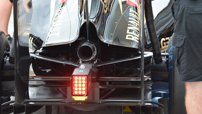 La Lotus con sfoghi d'aria simmetrici più larghi