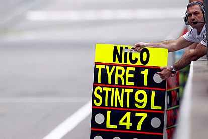 Il taglio alle comunicazioni comprende le pit board