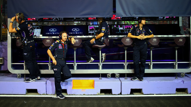 La McLaren contesta l'uso della radio della Red Bull