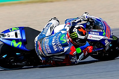 Phillip Island, Libere 2: Lorenzo cade, ma è in vetta
