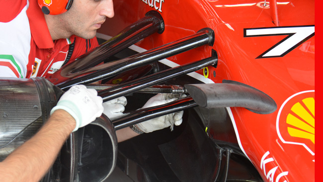 Ferrari: ecco come si regola l'altezza da terra