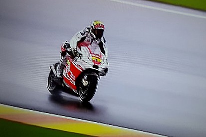 Test Valencia, Day 2: Hernandez sfida la pioggia