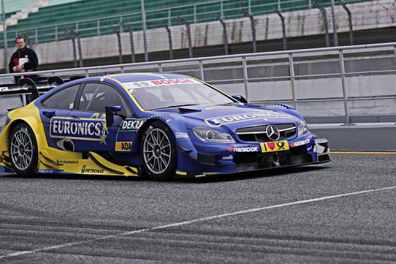 Auer porta in alto la Mercedes nel Day 2 di Estoril