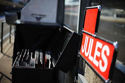 Manor cria pulseiras em homenagem a Jules Bianchi