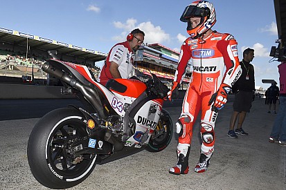EL1 - Lorenzo pris en sandwich par les Ducati