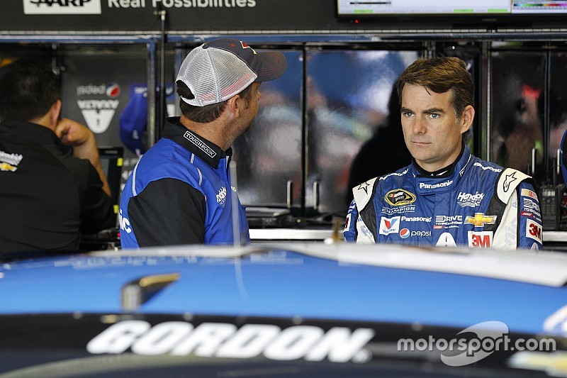 Cambios en el equipo de pits de Jeff Gordon para Michigan