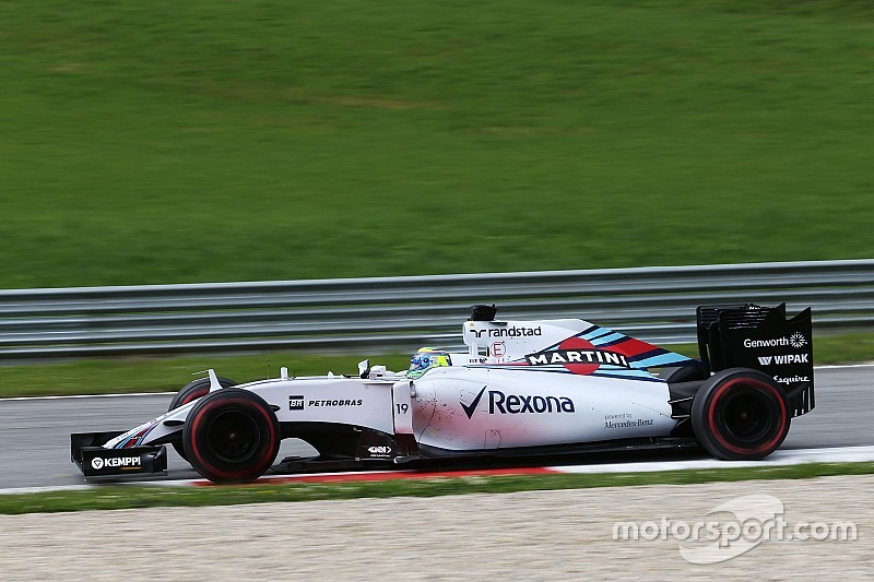 Feliz, Massa larga na segunda fila na Áustria
