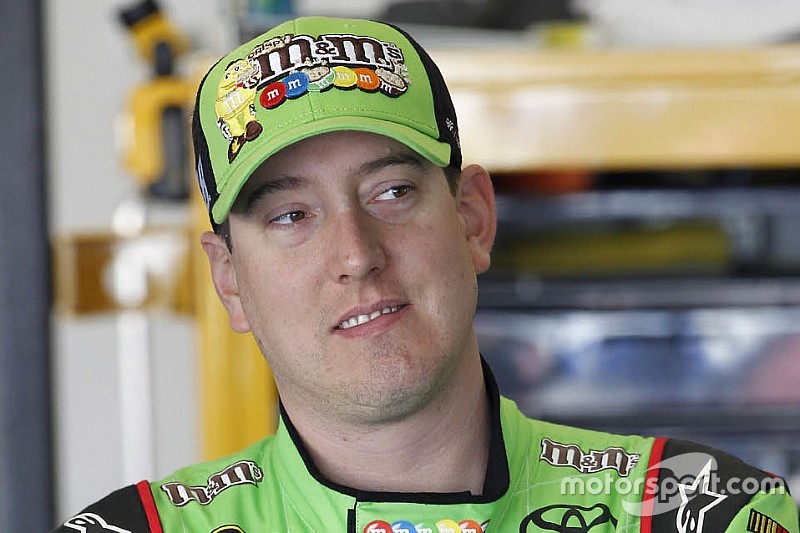 Piloto da NASCAR encarna Tom Cruise em paródia publicitária