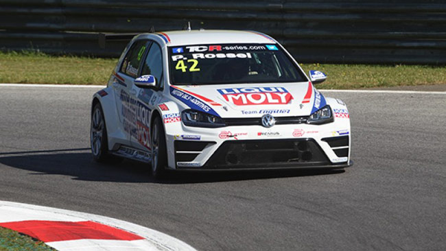 Austria, Libere 1: La Golf di Rosell subito in Top3