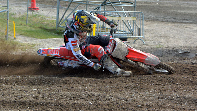 Terzo centro di fila di Tim Gajser, Herlings ancora ko