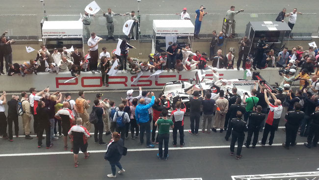 Le Mans, 24° ora: Porsche, la marcia è trionfale