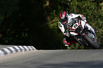 La gara della Superbike viene posticipata a domenica