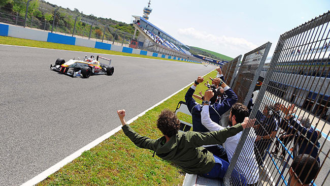 Tereschenko converte la pole in vittoria a Jerez