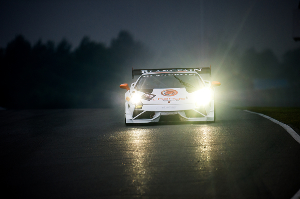 E a Mosport dall'acqua emerge...