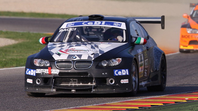 Bacci trionfa in gara 1 a Monza