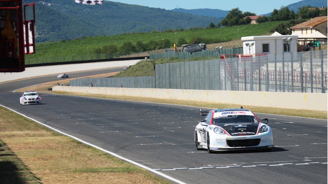 Giovanardi porta la debuttante Porsche già alla vittoria!