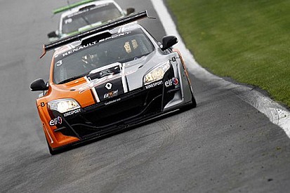 EuroMégane: Catsburg vince, ma Comini è leader