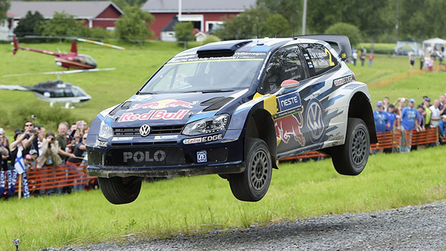 Finlandia, PS10: Jari-Matti Latvala chiude in testa