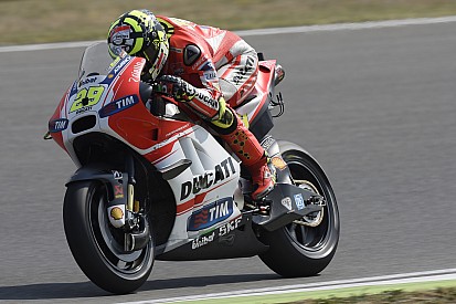 Iannone: "Peccato, Vale mi ha soffiato la prima fila"