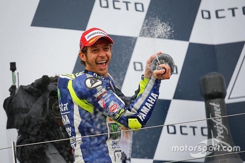 Rossi cuenta que levantó demasiado su ritmo tras el choque de Márquez