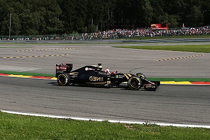 Arrivati i bilici Lotus nel Paddock di Monza