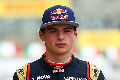 Formel-1-Teenie Max Verstappen besteht Führerscheinprüfung
