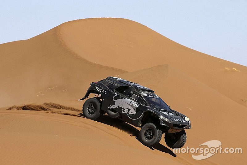 Ritiro amaro per Sainz e la Peugeot 2008 DKR16