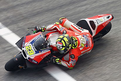 Iannone: "Non so ancora quale moto userò domani"