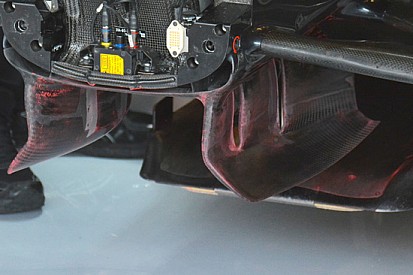 McLaren: turning vanes con e senza i soffiaggi